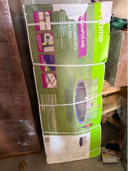 Trampolín de 14 Pies Nuevo en Caja con Red de Seguridad y Aro de Baloncesto