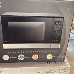 Panasonic 1.2 Cu Ft. Microwave.