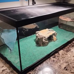 ZooMed Terrarium with Sliding Screen Lid