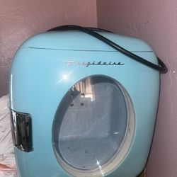 Mini Retro Fridge