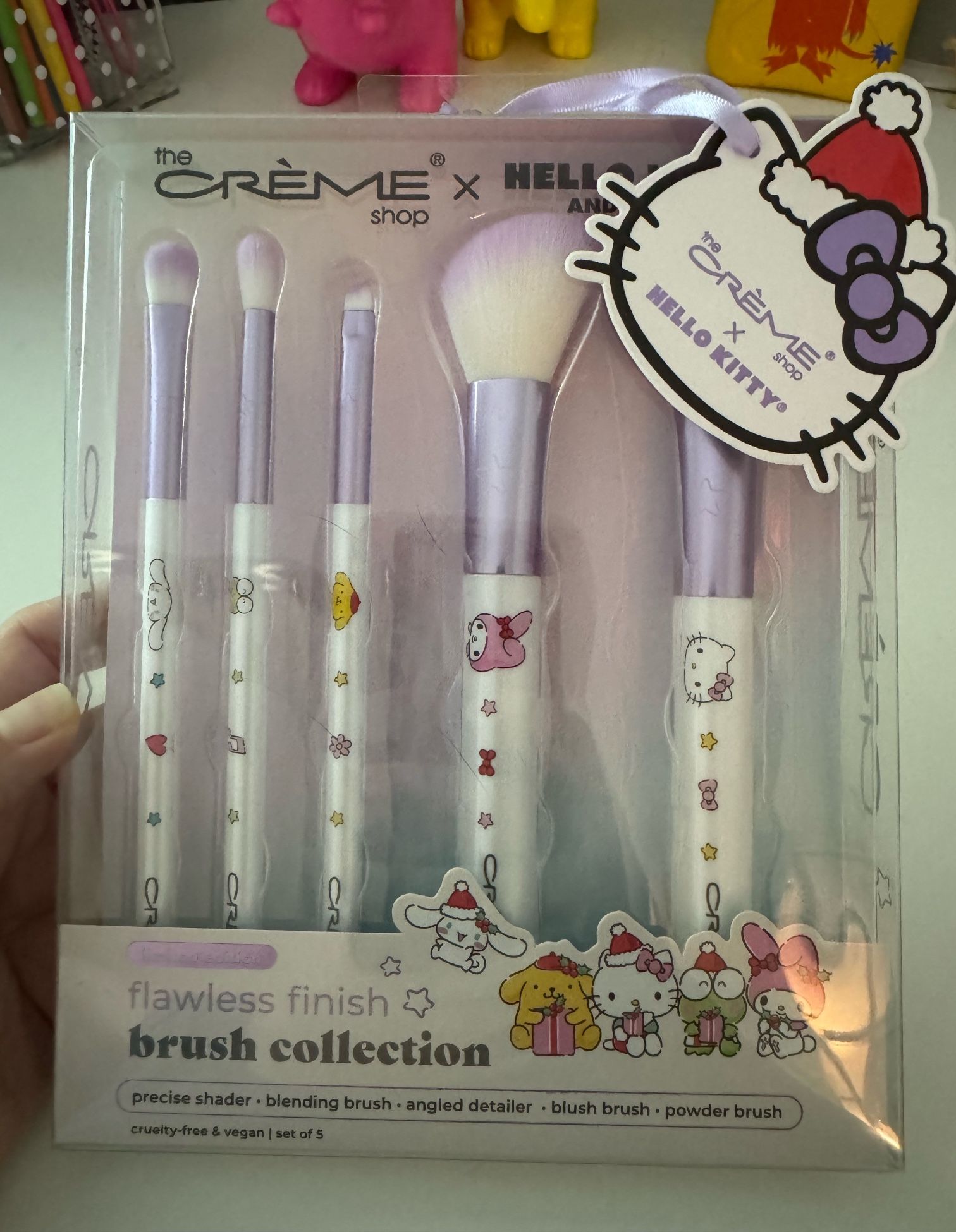 NEW Hello Kitty Makeup Brush Set Crème 