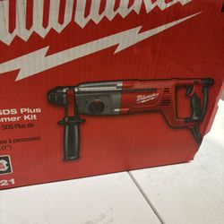 Milwaukee 8 Amp Corded 1 in. SDS D-Handle Rotary Hammer