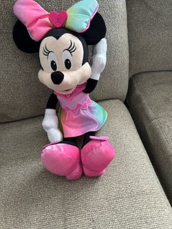 Disney Jr. Minnie Mouse Soarkle and Singing Plush Toy