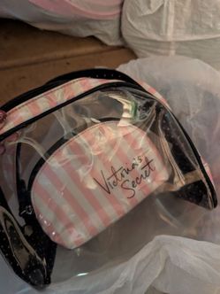 Free Victoria's Secret makeup bags!