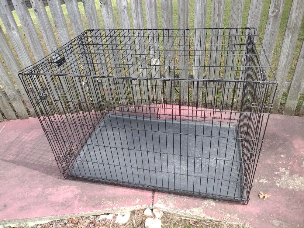 2 Kong Metal Dog Kennels