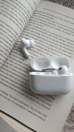 AirPods Pro 3 ANC + USB-C MagSafe Case — Like New, Free Shipping