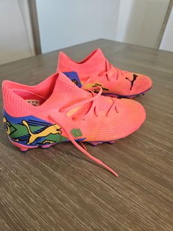 Kids soccer cleats