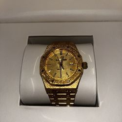 Ap sparkled watch