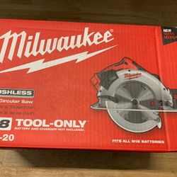 Milwaukee M18 18V Lithium-Ion Brushless Cordless 7-1/4 in. Circular Saw (Tool-Only)