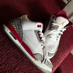 Retro Jordan 3’s (SIZE 7Y) 