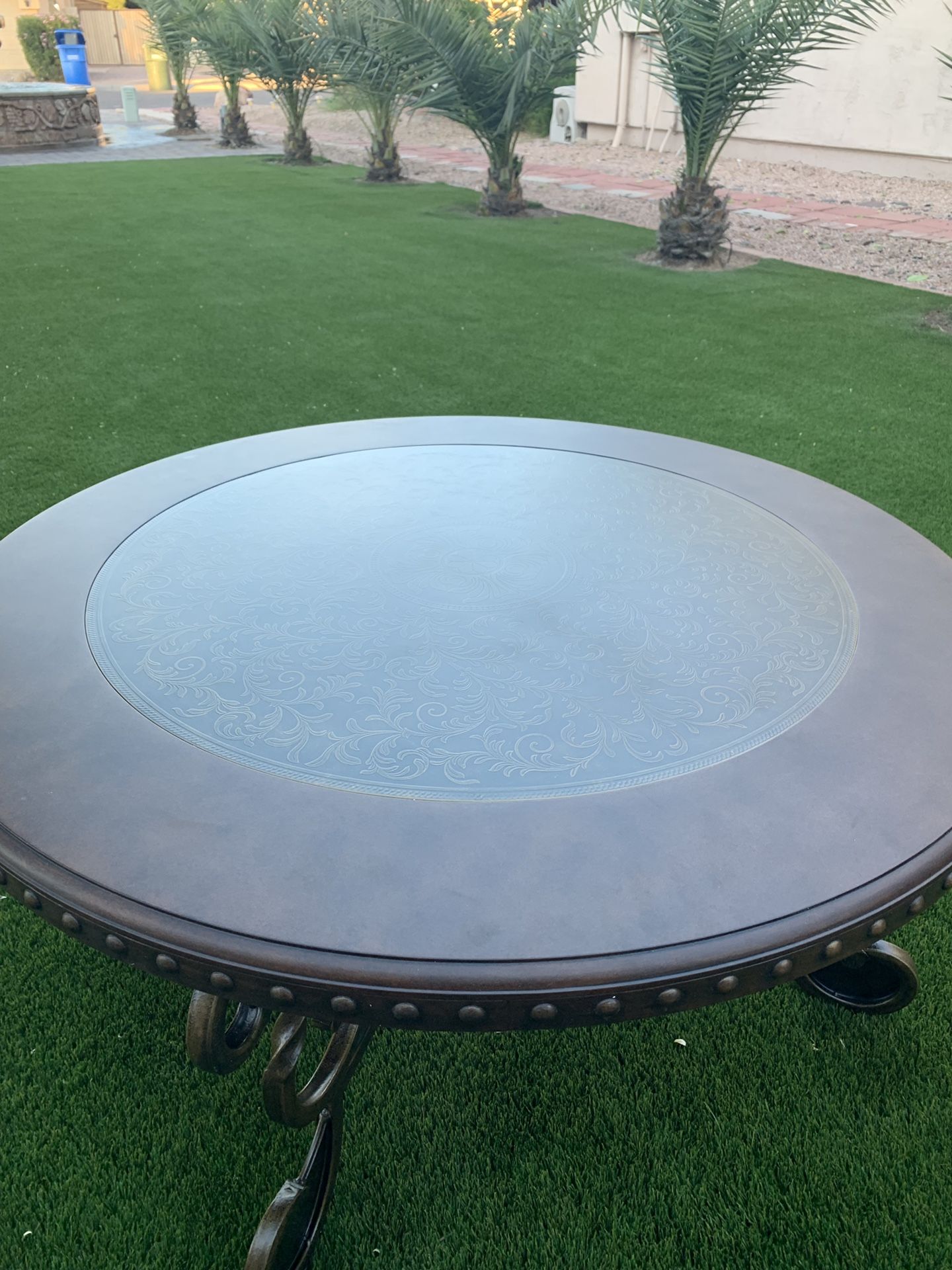 Coffee table 42” Round