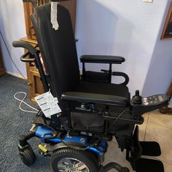Electric Quantum Pride J4 Wheelchair