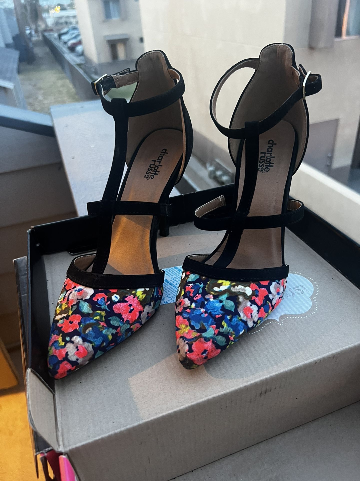 Women’s Shoes Like New