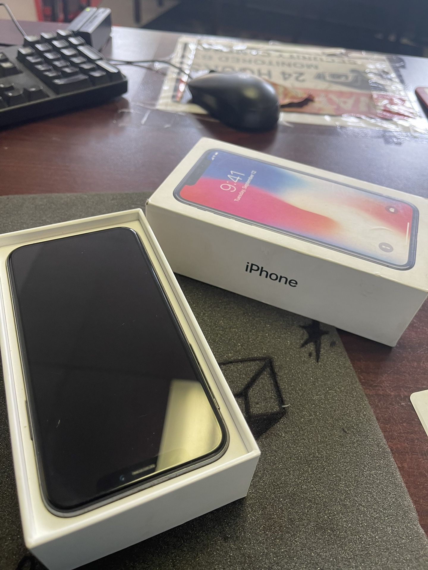 iPhone X/Space Gray, 64GB/Sprint/Like New!