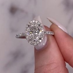 Custom VVS Clarity DEF Color Moissanite Ring