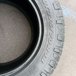 Un Par Lt 275 70 R18 Nitto Ridge Grappler 
