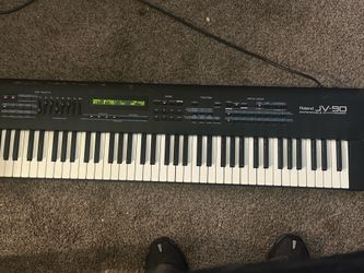 JV 90 expandable synthesizer with case