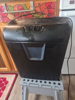 Paper Shredder Staples brand
