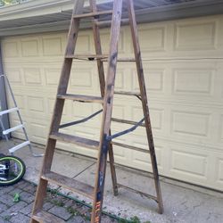 Heavy Duty 8 Foot Wooden Ladder