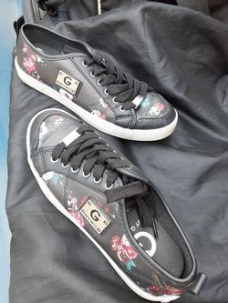 Guess leather floral shoes size 6
