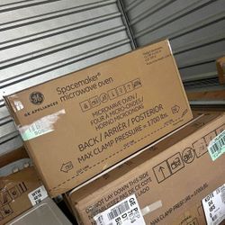 GE Profile 1.1-cu ft Medium 800 -Watt Sensor Cooking Controls Countertop Microwave ( Stainless Steel