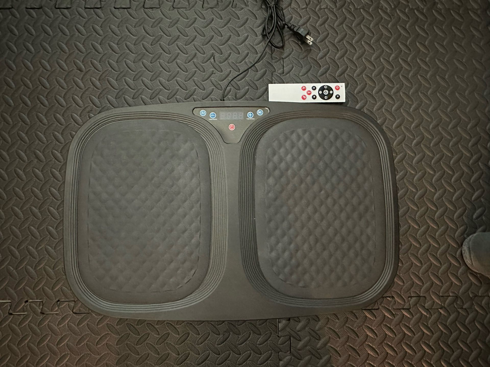 NEW Vibrating Exercise Platform/Foot Massager