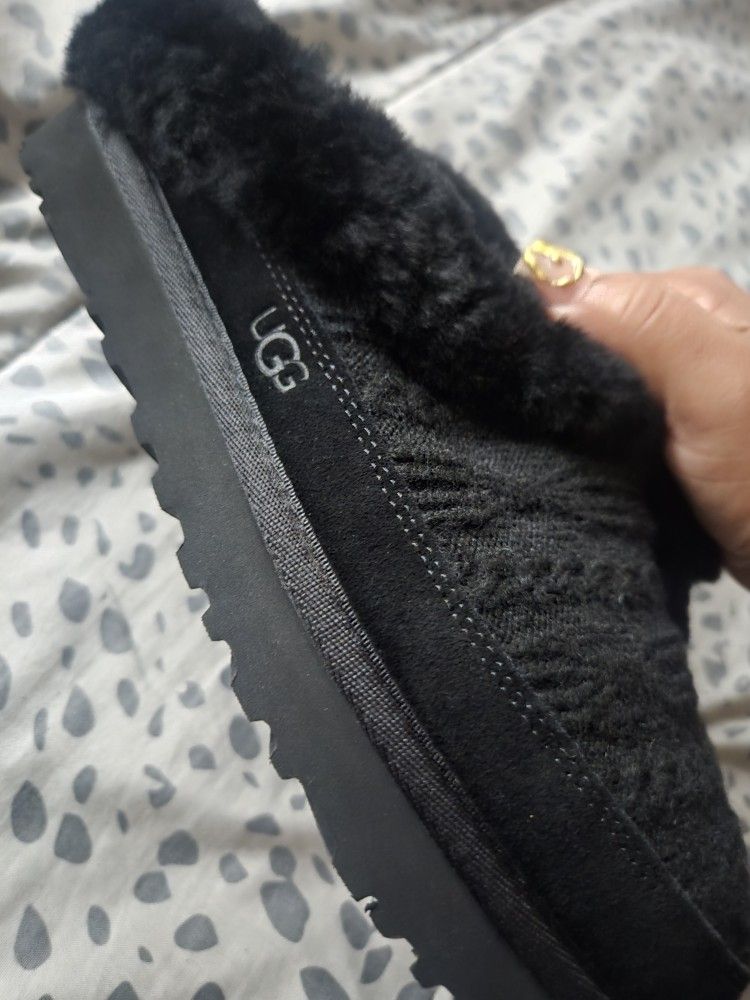 Uggs New Authentic Size 8