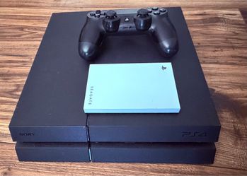 PS4/Games/Wireless Controller/Wired Controller/2TB External Hard Drive