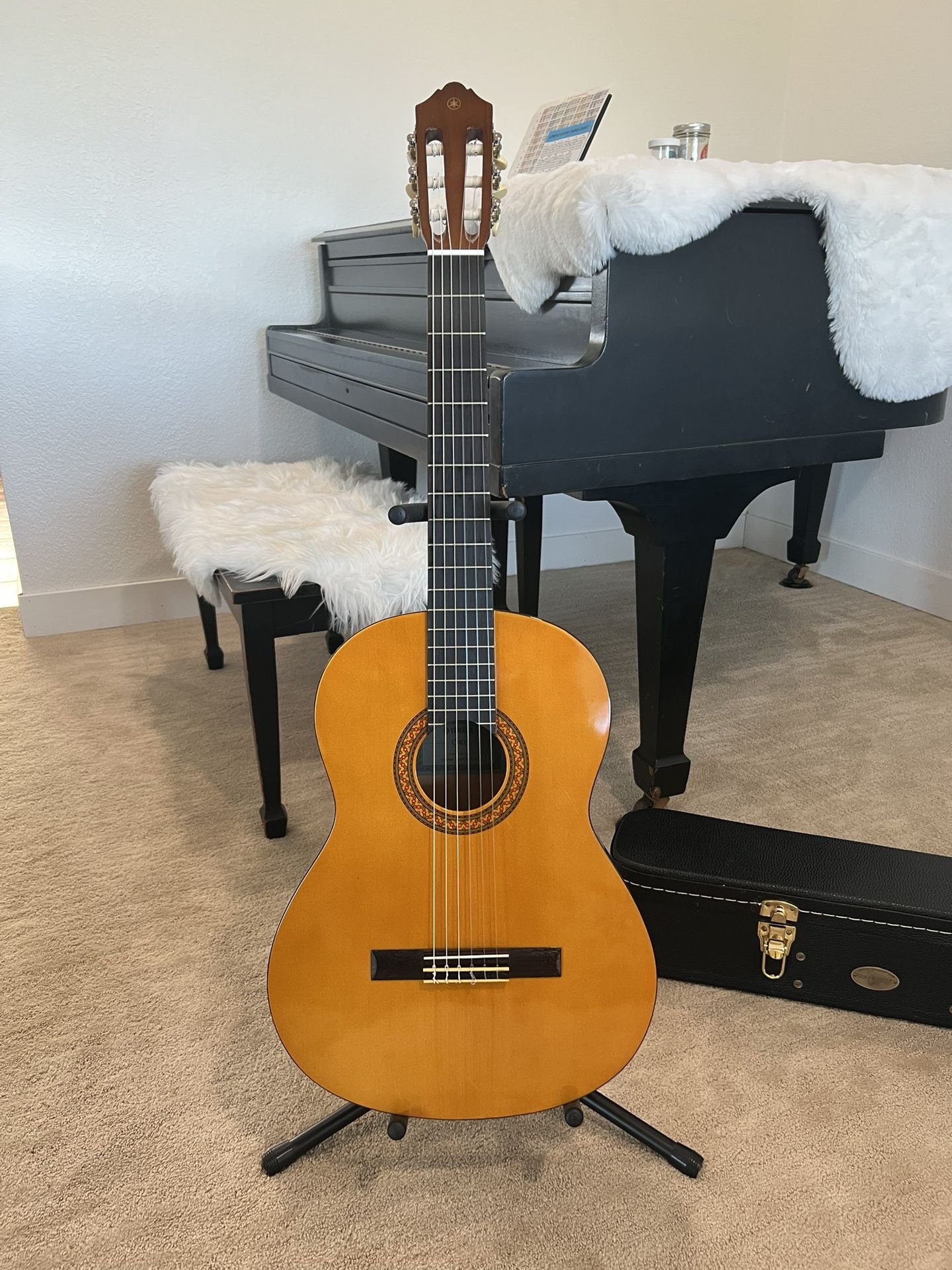Yamaha C40 Guitar
