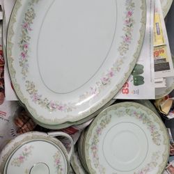 Dinnerware 
