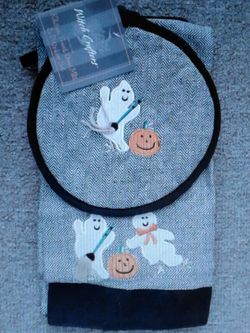Halloween pot holder & dish towel