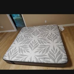 Sealy posturepedic king size 11-inch  ultra firm mattress