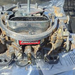 Edelbrock Carburetor 600 CFM Performer Series Manual Choke