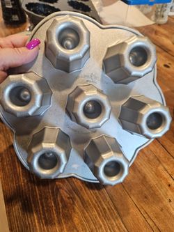NORDIC WARE COOKIES & CREAM CUPS PAN