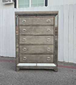 Jumbo Dresser