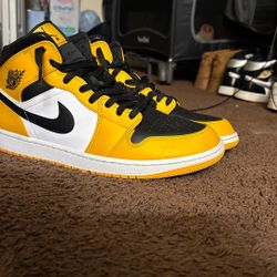 Jordan 1 Mid Taxi 
