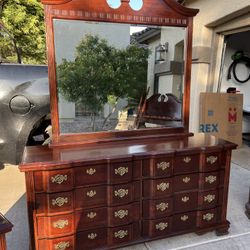 Vintage Queen Bedroom Set 
