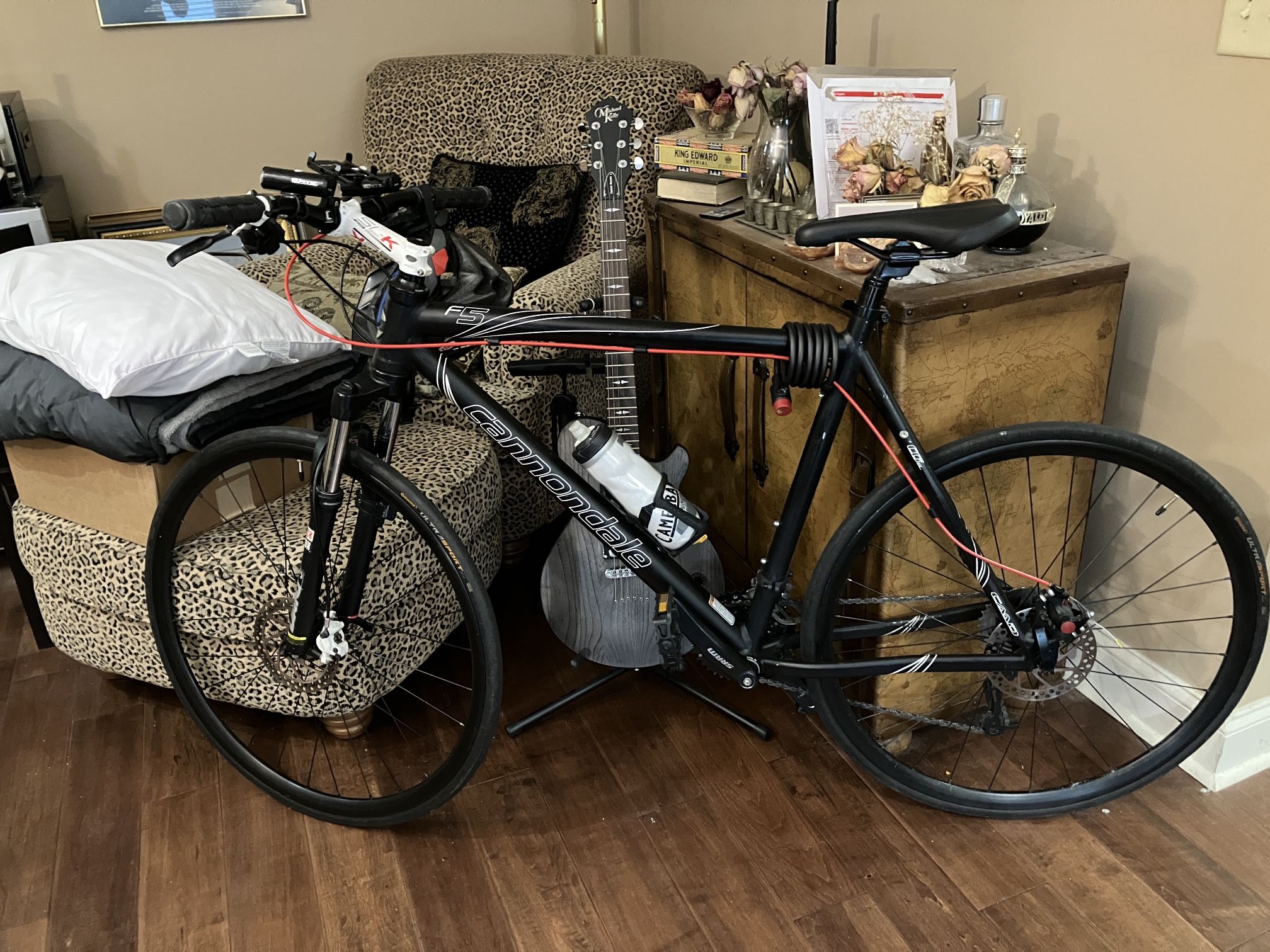 Cannondale Hybrid, 700C Wheels