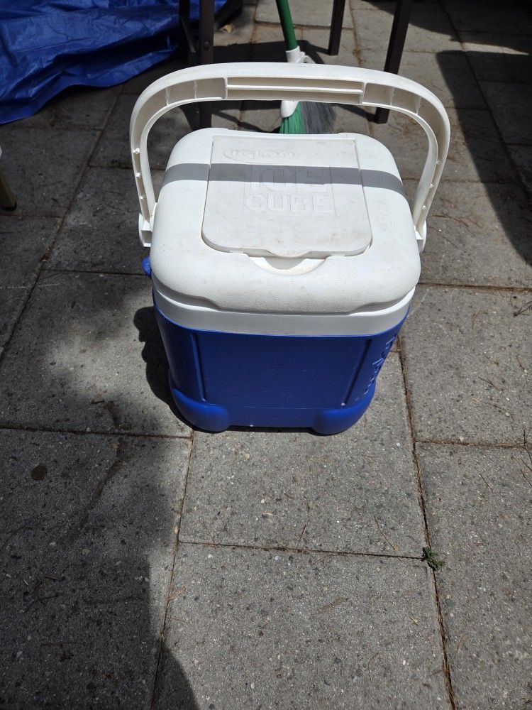 Ice Cube Cooler