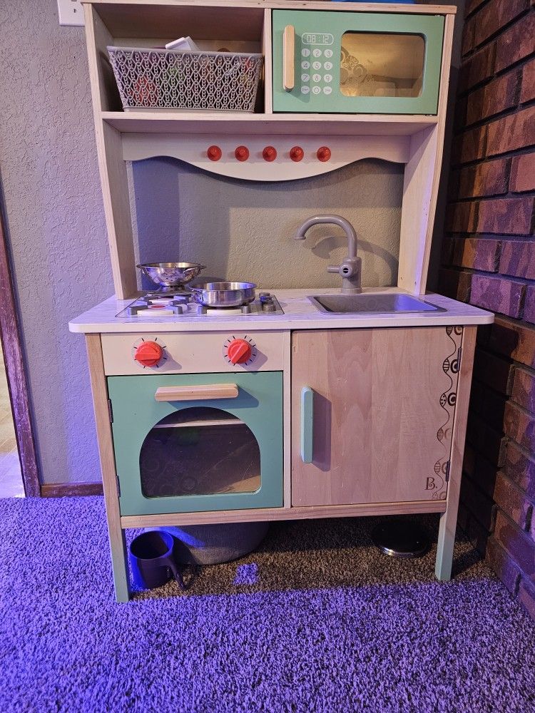 Toy Kitchen