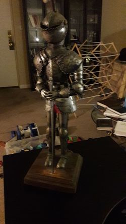 Armored antique knight lamp