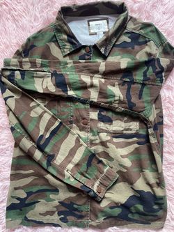 Forever 21 camo button up shirt