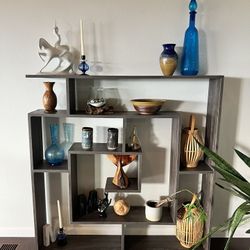 Modern/abstract Standing Shelf/Bookshelf 