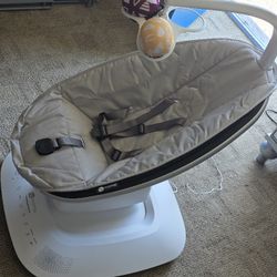4moms MamaRoo Multi-Motion Baby Swing, Bluetooth Enabled with 5 Unique Motions
