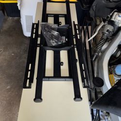 TV Expandable wall hanger