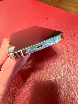 Used iPhone 14 Pro. Cracked Back