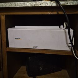 Thermal Laminator Amazon Basics 120vac 2.0 Amp. 60Hz.