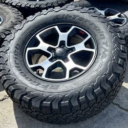 5x OEM 2023 Jeep Wrangler Rubicon wheels BFGOODRICH AT2 LT285/70R17 90% Jeep Gladiator 