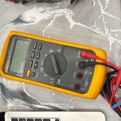 Fluke 87 True Rms Multimeter