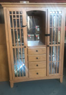 China Cabinet/ curio
